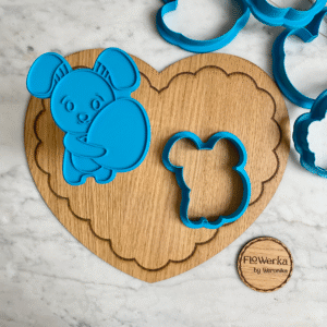 easter-bunny-cookie-cutter-stamp-flowerka-foremka-stempel-krolik-z-pisanka.png Foremka + stempel Zajączek z pisanką