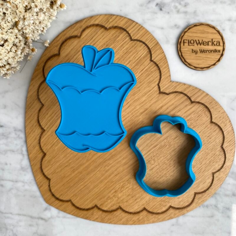 ogryzek-jablka-foremka-stempel-flowerka-bitten-apple-cookie-cutter-stamp.jpg Foremka + stempel Jabłko ogryzek